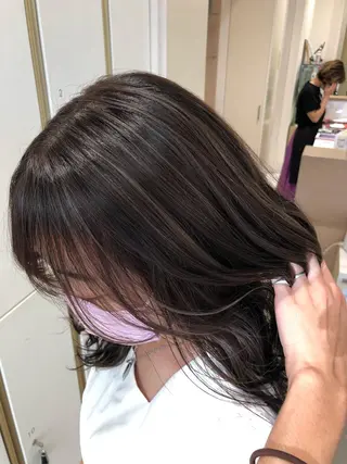 セミロング カラー 渕向 克海のヘアスタイル