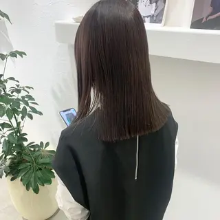 ミディアム カラー ぱつっとボブ/ 小野あかねのヘアスタイル