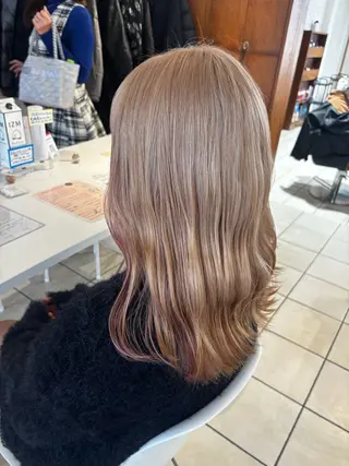 セミロング vancouncil春日井所属・山岡 春のヘアスタイル