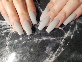 ミディアム ネイル クロキ 。のネイルデザイン