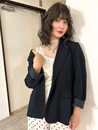 ミディアム カラー mizuki/ピンク ベージュ.レイヤーのヘアスタイル