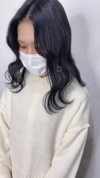 セミロング カラー ヘアアレンジ ハイトーンカラー 🩷NANAのヘアスタイル