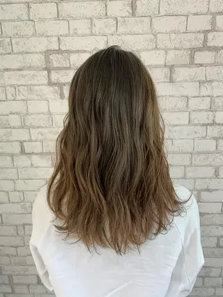 ミディアム 特殊カラー/ブリーチ 道満ゆいなのヘアスタイル