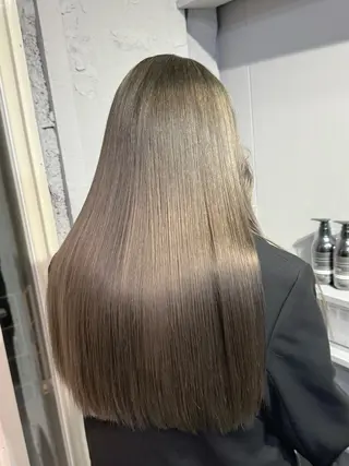 ロング カラー 俊 介のヘアスタイル