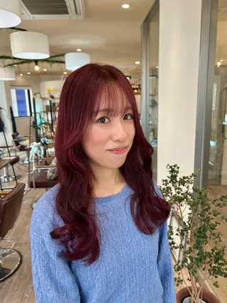 ロング カラー Garland 表参道所属・ミディアムレイヤー/ 艶カラー🎀　emiのヘアスタイル