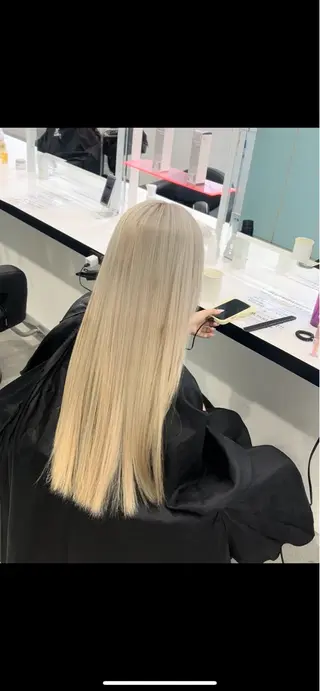 ロング カラー エフェクトブリーチ／ レイヤーカット／翔のヘアスタイル