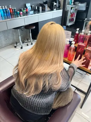 ロング りおな/エクステ /ミルクティーカラーのヘアスタイル