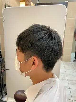 ショート 新籾 尚哉のヘアスタイル