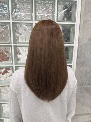 ロング カラー 秋永 鈴のヘアスタイル