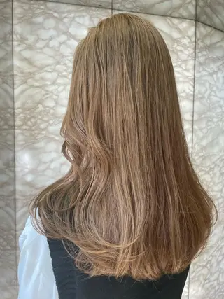 ロング カラー YEAU　PLUS所属・極上の艶髪 RINAのヘアスタイル
