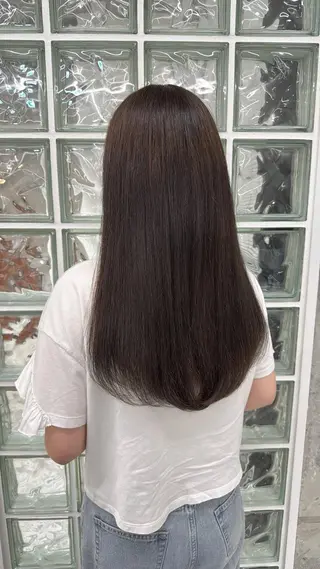 カラー 秋永 鈴のヘアスタイル