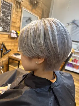 ショート カラー 髪質改善🌟透明感 🌟三塚有紀子のヘアスタイル