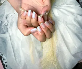 ネイル pink ladyサロン所属・べ にのネイルデザイン