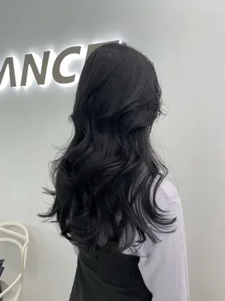 ロング カラー 上品モテヘア🩶 karen🩶のヘアスタイル