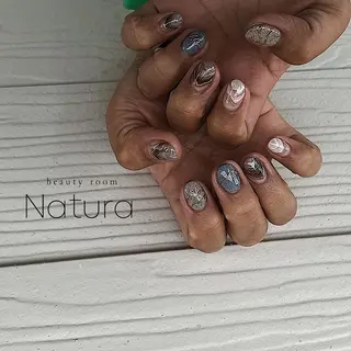 ネイル マツエク・マツパ アイブロウ beautyroom Naturaのネイルデザイン