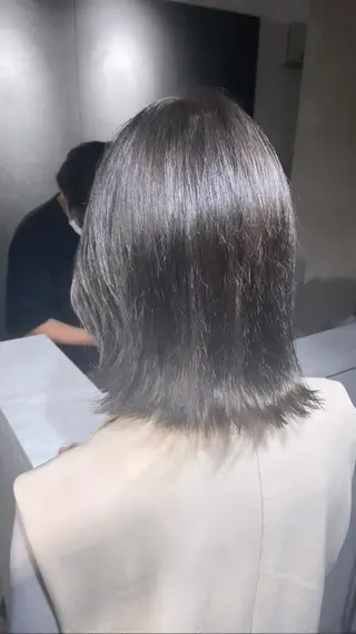 ミディアム カラー ili心斎橋所属・🩵ハイトーン/ レイヤーYUZU🩵のヘアスタイル