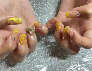 ネイル VIERU 🌈🎀💖のネイルデザイン