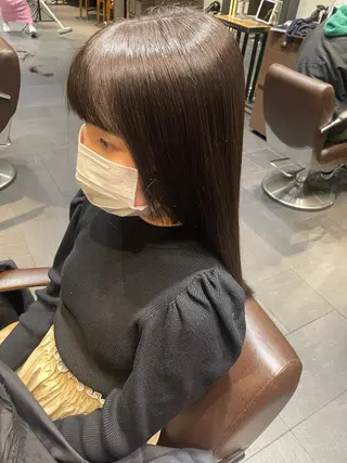 セミロング カラー ブリーチ＆縮毛矯正 🧸tomoki🧸のヘアスタイル