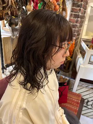 ミディアム sea's所属・ヒラカホ/矢場町/ ブリーチ/似合わせのヘアスタイル