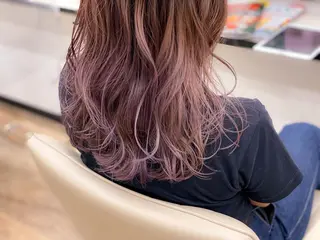 セミロング カラー louwe 武藤幸世のヘアスタイル