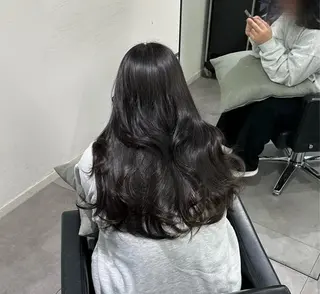 カラー shizuku / 🕊️透明感艶カラーのヘアスタイル