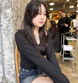 ロング 🫧🇰🇷韓国ヘア レイヤー🐺Yutaのヘアスタイル