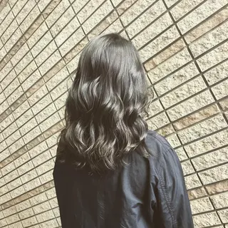 カラー N° jillva ♦️川端裕司♦️のヘアスタイル