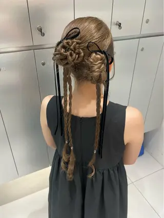 ヘアアレンジ ヘアセット🎀耳つぼ 👂💎MONAMIのヘアスタイル