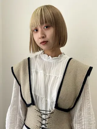 ショート カラー Loom.所属・村上雅人 ナチュラルモードのヘアスタイル