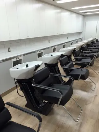 カラー 新島 美恵子のヘアスタイル