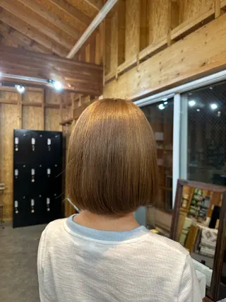 ショート カラー ⛅️柔らかハイトーン ×モテ艶🍒ももかのヘアスタイル