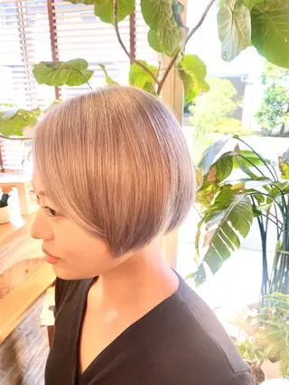 ショート La shic所属・荒木洋一/髪質改善/ 酸性ストレートのヘアスタイル