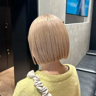 ショート カラー レイヤー/ボブ/透明 感カラー/佐藤奈由のヘアスタイル