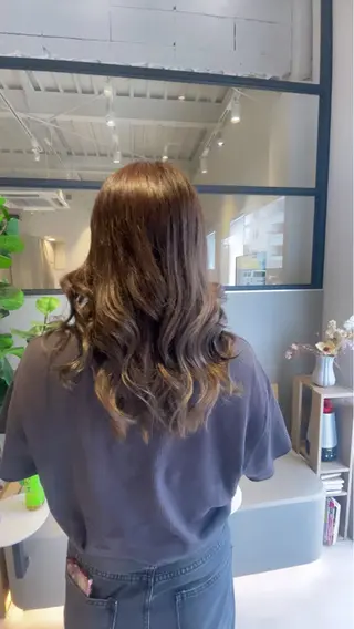 セミロング カラー Le rond所属・はる とのヘアスタイル