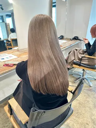 ロング カラー ✨艶ブリーチカラー ✨四ノ宮裕己のヘアスタイル