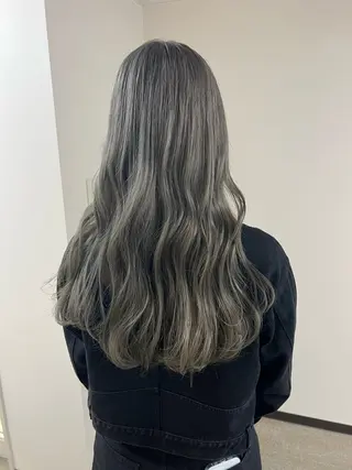 ミディアム 大泉 美久のヘアスタイル