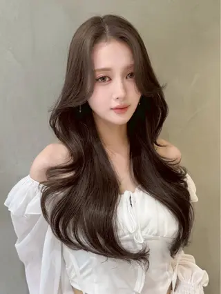 ロング Lond profil 浦和所属・浦和/ハッシュカット /ウルフ/設樂彩乃のヘアスタイル