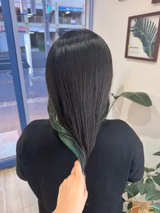 セミロング elf 麻由奈のヘアスタイル