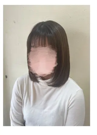 ミディアム 高津 千慧のヘアスタイル