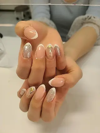 ネイル ビーケア自由が丘所属・えみ えみのネイルデザイン