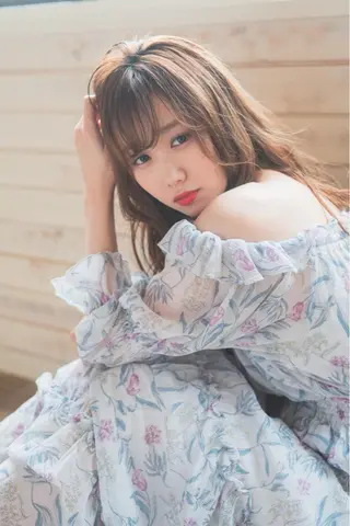 ロング カラー 岩村 彩音のヘアスタイル