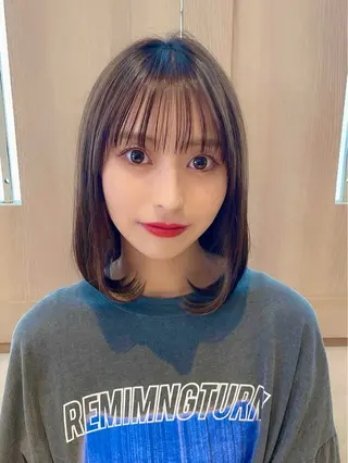 ショート カラー レイヤー/韓国 ハイトーン興津史弥のヘアスタイル