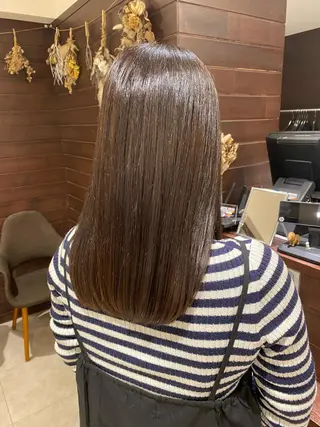 ロング カラー 網代 志帆のヘアスタイル