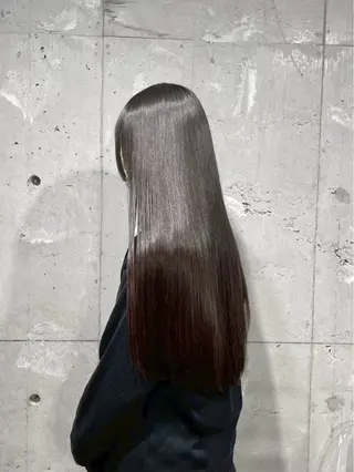 ロング カラー 石川 莉汐のヘアスタイル
