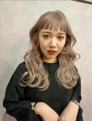 セミロング L STUDIO所属・ハイトーン/ブリーチ 🧁soraのヘアスタイル