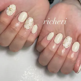 ミディアム ネイル richeri beautyのネイルデザイン