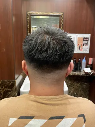 メンズ ヒロ銀座所属・小林 あいのヘアスタイル