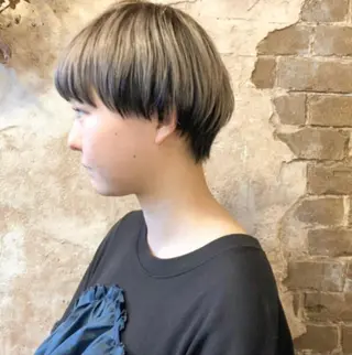 ショート カラー ブリーチ、パーマ 西部笑のヘアスタイル