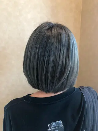 ショート カラー カワサキ ヒナコのヘアスタイル