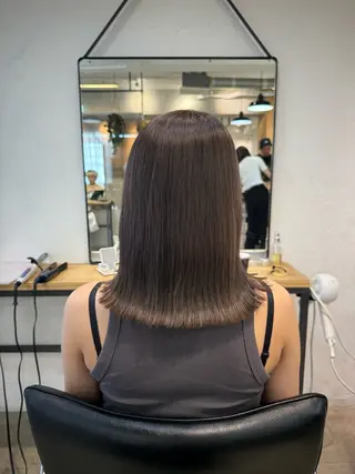 ミディアム カラー ミルクティー× グレージュMOMOのヘアスタイル